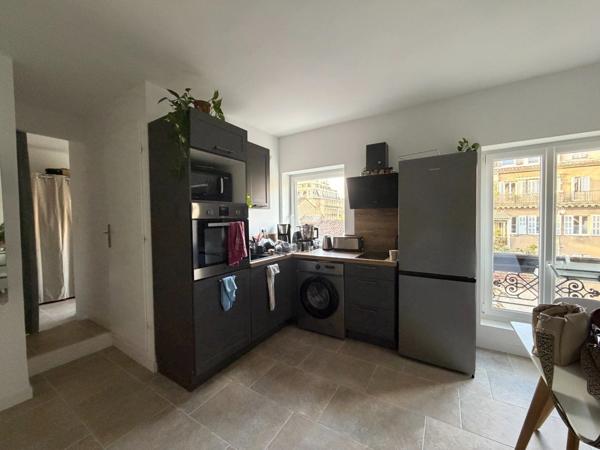 Rue Consolat - T2 -Dernier étage - 30m2 - Parfait Etat 126 000 euro FAI