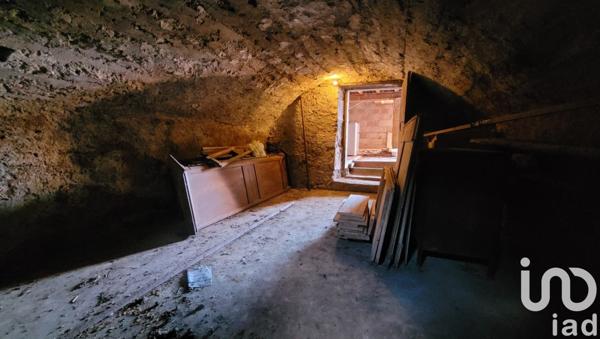 Maison de village 6 pièces de 155 m² à Ainay-le-Château (03360)