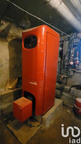 Maison de village 6 pièces de 155 m² à Ainay-le-Château (03360)