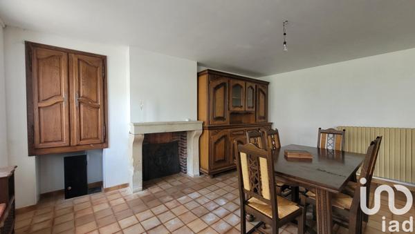 Maison de village 6 pièces de 155 m² à Ainay-le-Château (03360)