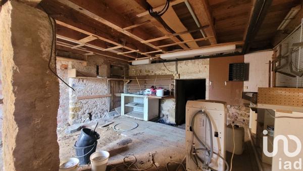 Maison de village 6 pièces de 155 m² à Ainay-le-Château (03360)