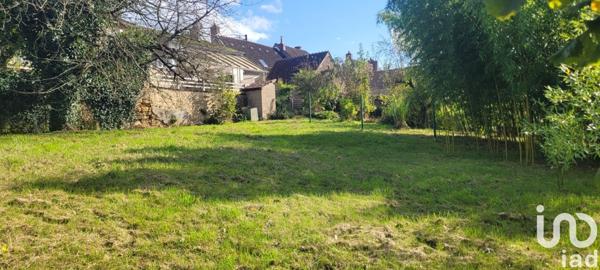 Maison de village 6 pièces de 155 m² à Ainay-le-Château (03360)