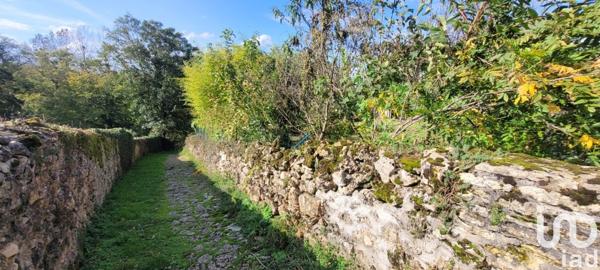 Maison de village 6 pièces de 155 m² à Ainay-le-Château (03360)