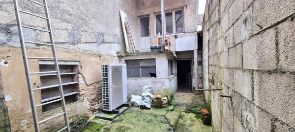 Maison en pierre à rénover –160 m²– Laignes 21330