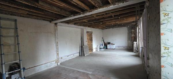 Maison en pierre à rénover –160 m²– Laignes 21330