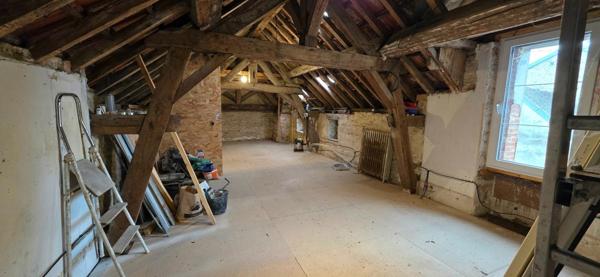 Maison en pierre à rénover –160 m²– Laignes 21330