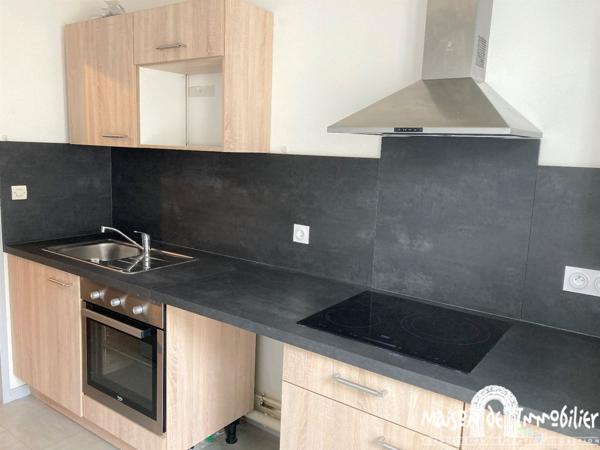 Location Appartement - 2 pièces - 42m² - Emplacement de parking - SEGONZAC