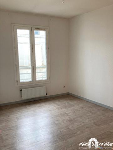 Location Appartement - 2 pièces - 42m² - Emplacement de parking - SEGONZAC