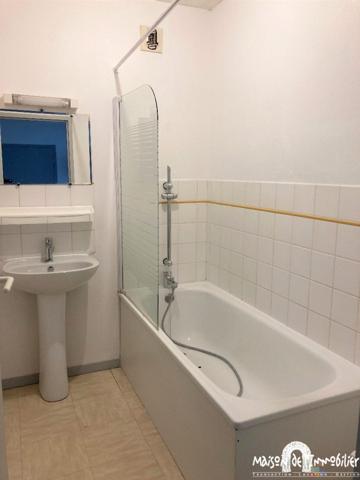 Location Appartement - 2 pièces - 42m² - Emplacement de parking - SEGONZAC