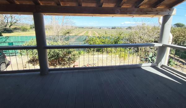 Vers-Pont-du-Gard (30210) Villa rare avec acces privatif au Gardon