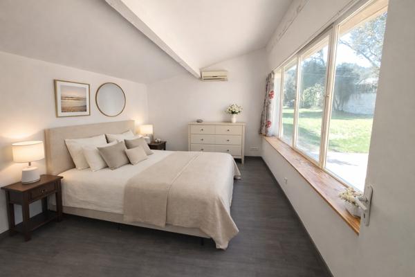 Vers-Pont-du-Gard (30210) Villa rare avec acces privatif au Gardon