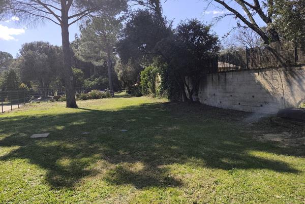 Vers-Pont-du-Gard (30210) Villa rare avec acces privatif au Gardon