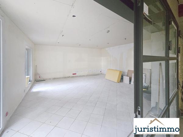 Travaillan (84850) Rare à TRAVAILLAN – Propriété de caractère sur 2000 m² avec habitation principale, deux T2 indépendants, ateli