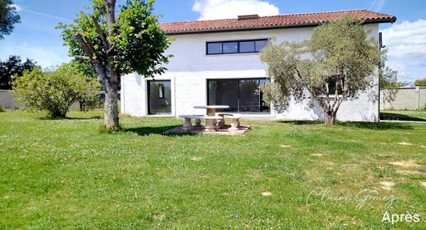 Rare - Maison T6 de 217 m² avec jardin arboré de 2 500 m² et piscine. LAUNAC (31)