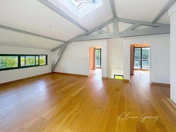 Rare - Maison T6 de 217 m² avec jardin arboré de 2 500 m² et piscine. LAUNAC (31)