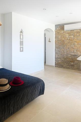 Gassin - Résidences du Golfe : villa au charme provençal avec piscine et studio indépendant