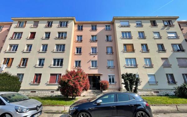 Appartement à vendre    3 pièces • 52,86 m2 Les Pavillons-sous-Bois