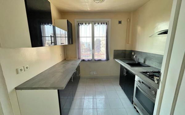 Appartement à vendre    3 pièces • 52,86 m2 Les Pavillons-sous-Bois