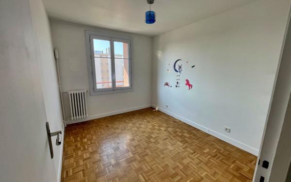 Appartement à vendre    3 pièces • 52,86 m2 Les Pavillons-sous-Bois