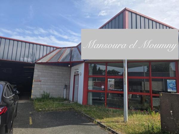 Local/bureau à vendre PARCAY MESLAY (37)