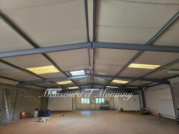 Local/bureau à vendre PARCAY MESLAY (37)