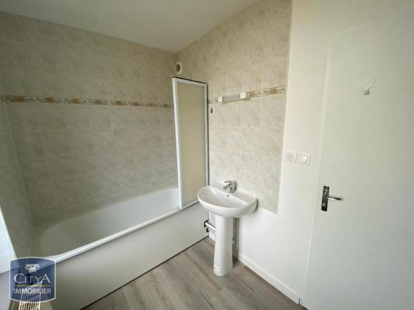 Location appartement Charleville-Mézières (08000) 2 pièces 52.81m²