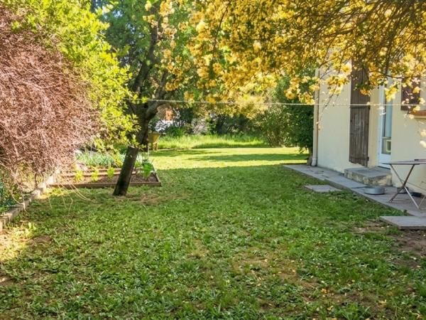 Rare ! Maison avec potentiel , possibilité de construire encore sur cette parcelle sans vis à vis