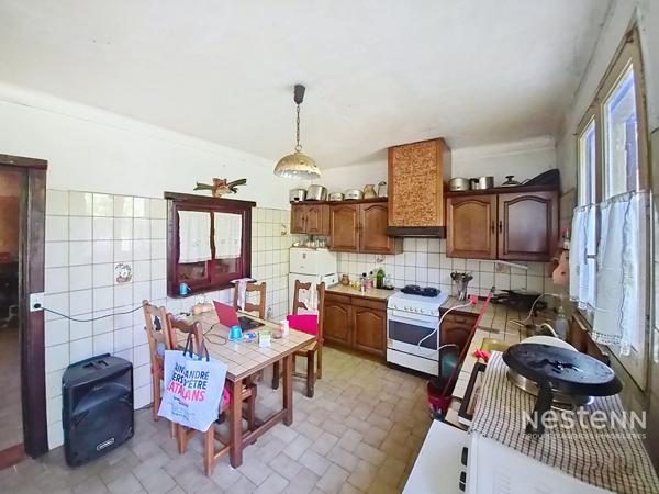 Rare ! Maison avec potentiel , possibilité de construire encore sur cette parcelle sans vis à vis