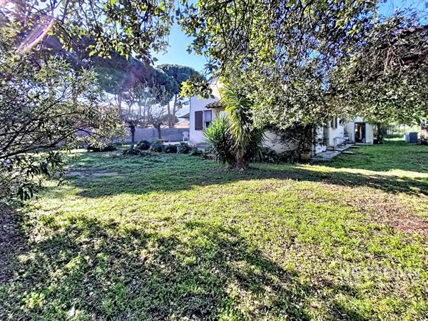 Rare ! Maison avec potentiel , possibilité de construire encore sur cette parcelle sans vis à vis