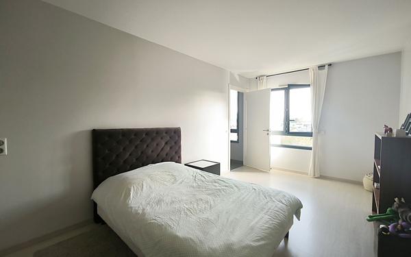 Appartement à vendre    4 pièces • 133,52 m2 Saint-Genis-Pouilly