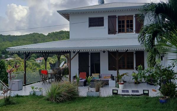 Maison à louer    4 pièces •  Le Robert