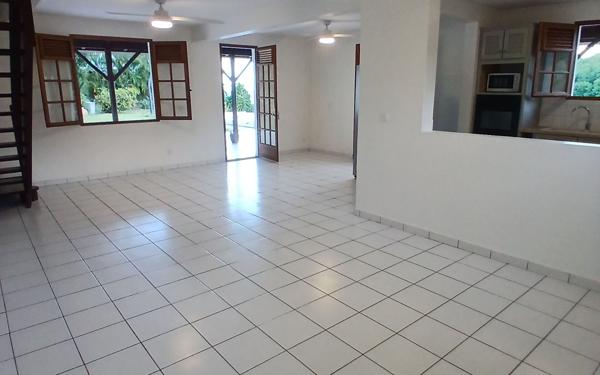 Maison à louer    4 pièces •  Le Robert