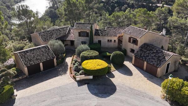 Propriété de Charme proche du lac d'Esparron