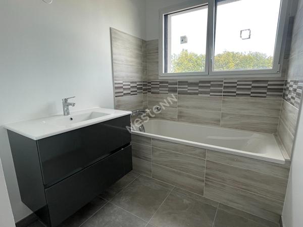 Maison contemporaine à vendre à Elven - 5 chambres et jardin ! Bretagne Sud / Morbihan