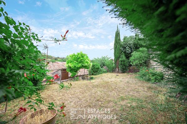 Maison de village avec jardin et garage