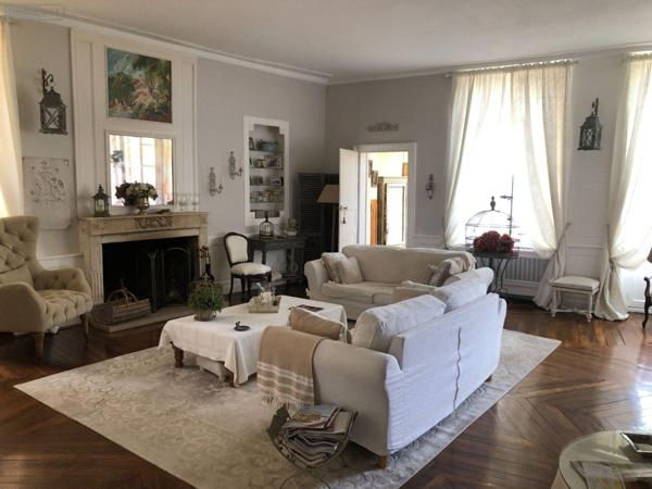 Maison de maître à vendre à Issoudun dans l'Indre (36100), ref : 11813/1465