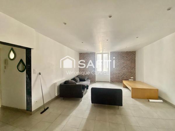 Immeuble de rapport de 308m2 avec cour/jardin, garage + batisse