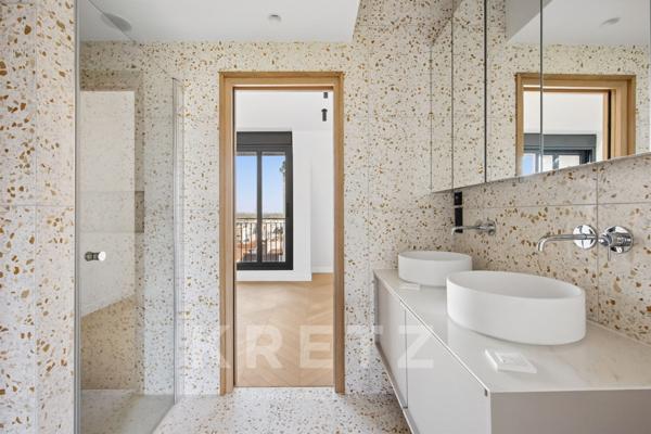 Maison neuve vue Paris