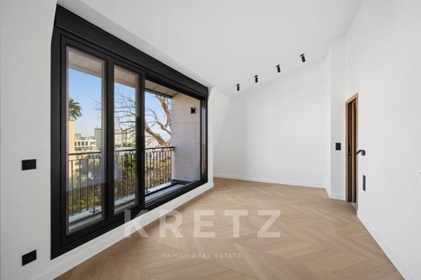 Maison neuve vue Paris