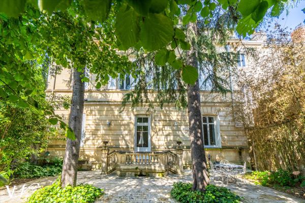 BASTIDE BORDEAUX - MAGNIFIQUE HOTEL PARTICULIER
