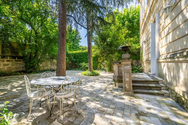 BASTIDE BORDEAUX - MAGNIFIQUE HOTEL PARTICULIER