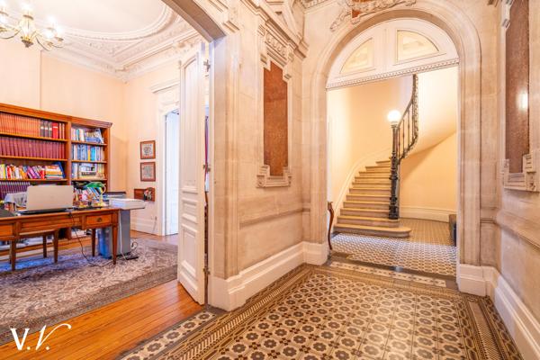 BASTIDE BORDEAUX - MAGNIFIQUE HOTEL PARTICULIER