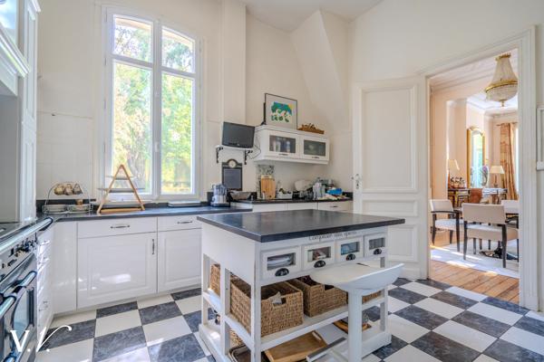 BASTIDE BORDEAUX - MAGNIFIQUE HOTEL PARTICULIER