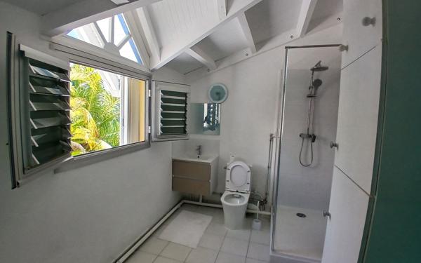 Appartement à vendre    2 pièces • 42,36 m2 Le Gosier
