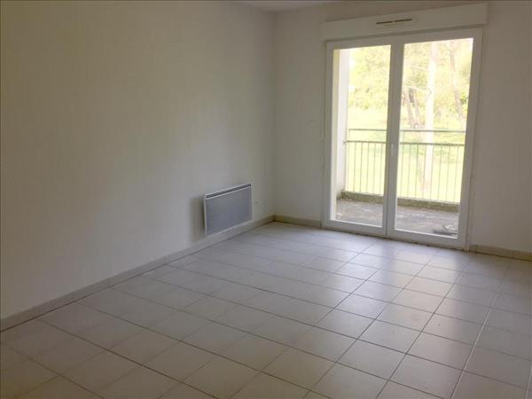 Location Appartement à ST YZAN DE SOUDIAC