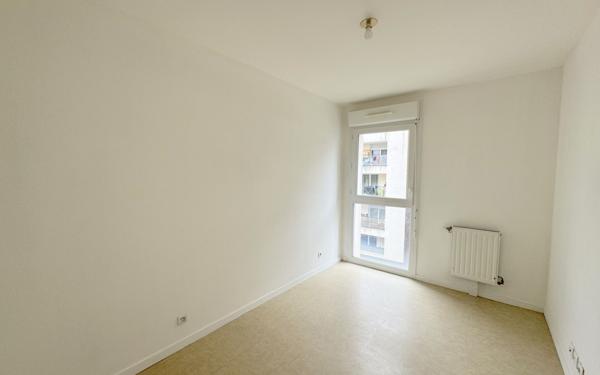 Appartement à vendre    3 pièces •  Bobigny