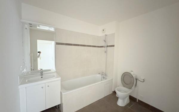 Appartement à vendre    3 pièces •  Bobigny