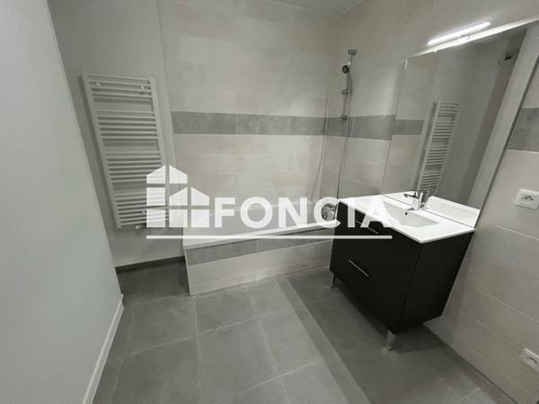 Location Appartement 2 pièces 42 m² - LIEU DIT LA CURZEILLE Cluses 74300