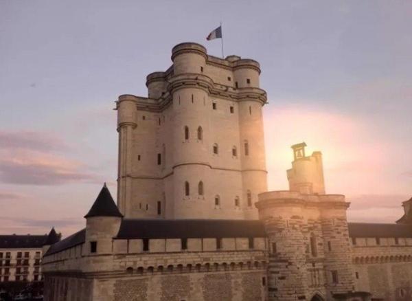 Elégante BOUTIQUE à la forte visibilité