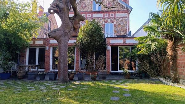 Viager occupé sans rente (100% Bouquet) situé à BOURG LA REINE (92340) / VIAGER ETHIQUE by EXP REALTY